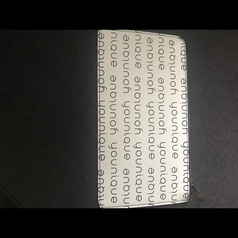 Younique Limited Edition Duet collection bag